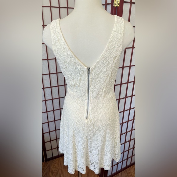 SPEECKLERS Cream Lace Overlay Party Dress - Picture 2 of 6